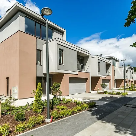 Modern City Villas With Private Parking, Garden And Bbq * 里加