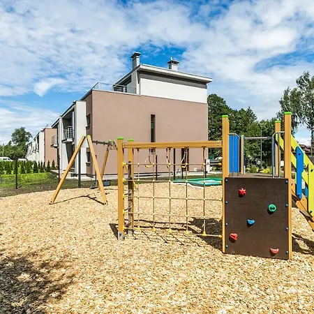 Imanta Garden - Modern City Villas With Private Parking, Garden & Bbq Apartament *
